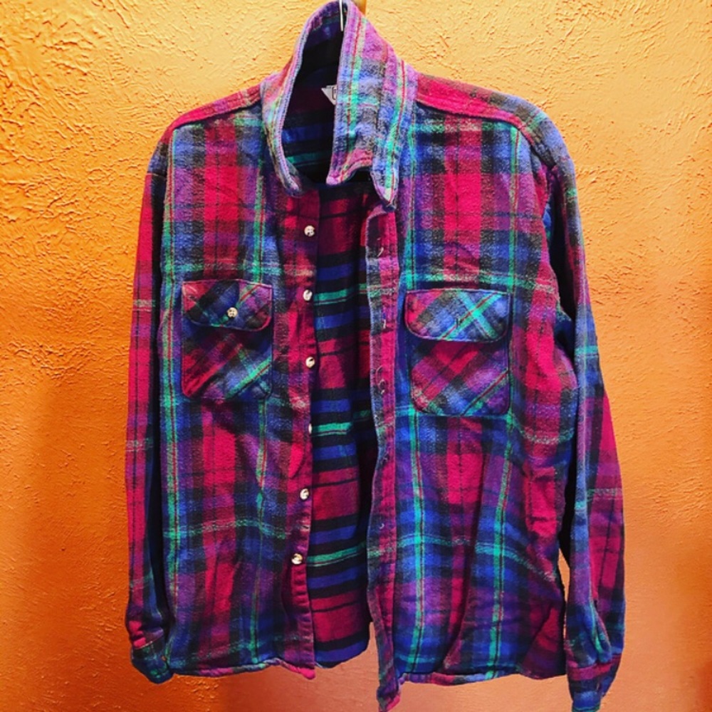 VINTAGE MADE IN THE USA PLAID SHIRT